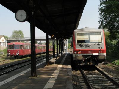 Zugkreuzung der Generationen in Kerkerbach
24.04.2011 - (c) Frank Trumpold
